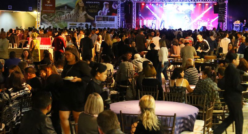 Grupo Sueds patrocina Festa de Encerramento com tema havaiano na 22ª Feira de Turismo Avirrp 2018