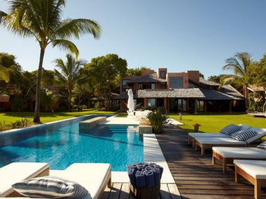 Arraial D’Ajuda mescla calma e agitação no Carnaval baiano