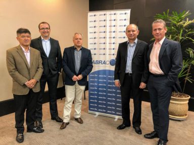 Abracorp celebra parceria com Accor e Gol