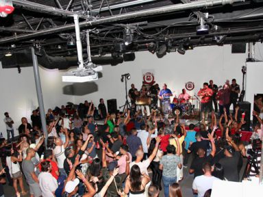 Camila´s Restaurant recebe o grupo Fundo de Quintal