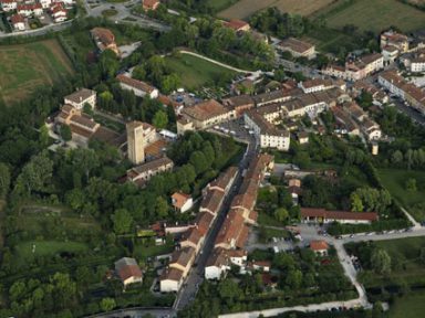 10 cidades medievais italianas para você se sentir dentro das melhores séries da Netflix