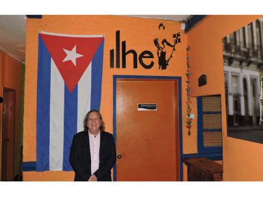 Um espaço para a culinária e cultura de Cuba no centro de Bogotá