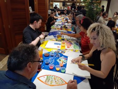 Curação reforça campanha Sinta Você Mesmo com roadshow e workshop de pintura