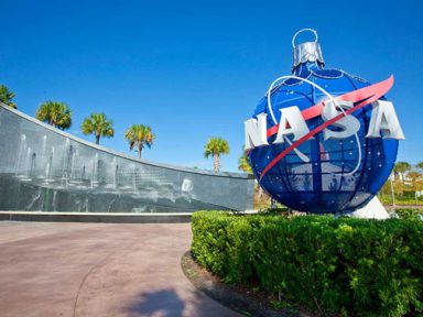 NASA Kennedy Space Center Visitor Complex convida para férias inesquecíveis próximo a Orlando, Flórida