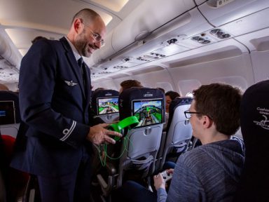 Air France opera primeiro voo do mundo com tecnologia Li-Fi em parceria com a Latécoère e Ubisoft