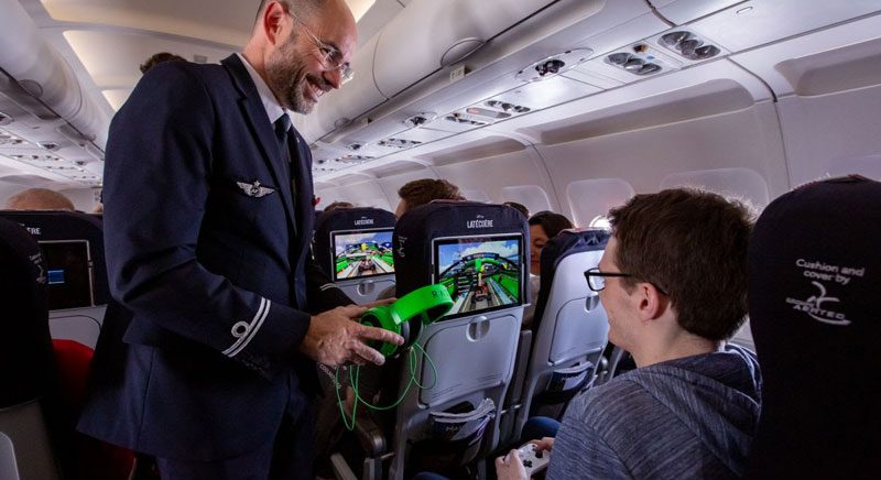 Air France opera primeiro voo do mundo com tecnologia Li-Fi em parceria com a Latécoère e Ubisoft