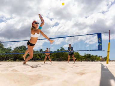 Aruba recebe atletas e torcedores para o 11º Open de Beach Tennis, o torneio mais badalado do ano