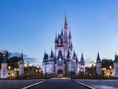 CINCO NOVOS EPISÓDIOS DA SÉRIE ORIGINAL DISNEY+ POR TRÁS DA DIVERSÃO CHEGAM À PLATAFORMA EM 25 DE AGOSTO