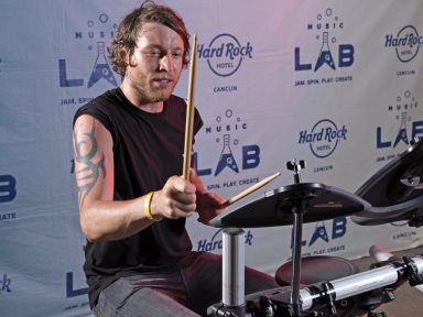 No Dia do Rock, conheça as diferentes experiências musicais proporcionadas nos Hard Rock Hotels com experiência all-inclusive