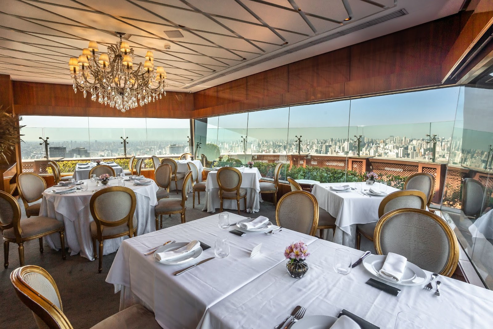 Terraço Itália apresenta menus especiais para as celebrações de fim de anoRestaurante garante vista única e privilegiada para a cidade de São Paulo e pratos exclusivos para o Natal e o Ano Novo