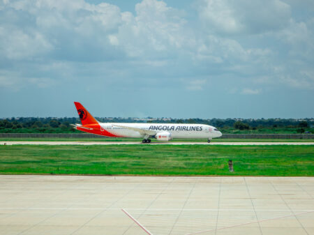 TAAG inicia primeira operação com Boeing 787 Dreamliner no Brasil