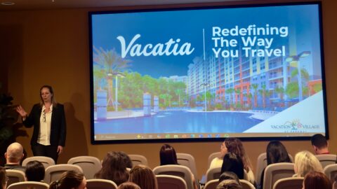 Vacation Village destaca portfólio de hospedagem durante a Imersão Orlando 2025 da Tour Hub