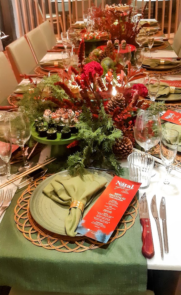 FESTAS ELEGANTES MOVIMENTAM OPULLMAN GUARULHOS NO FINAL DO ANO!