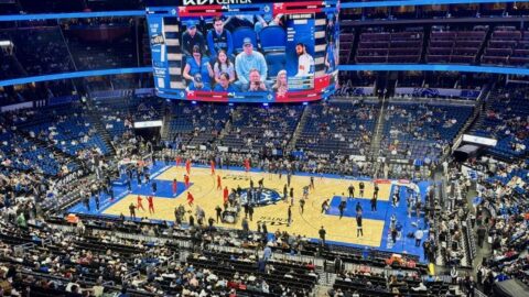 Assistir a um jogo da NBA em Orlando transforma o esporte em espetáculo completo