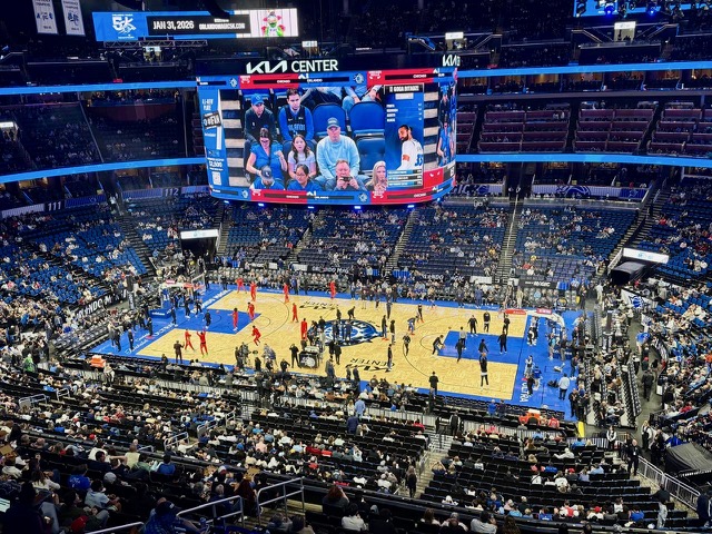 Assistir a um jogo da NBA em Orlando transforma o esporte em espetáculo completo