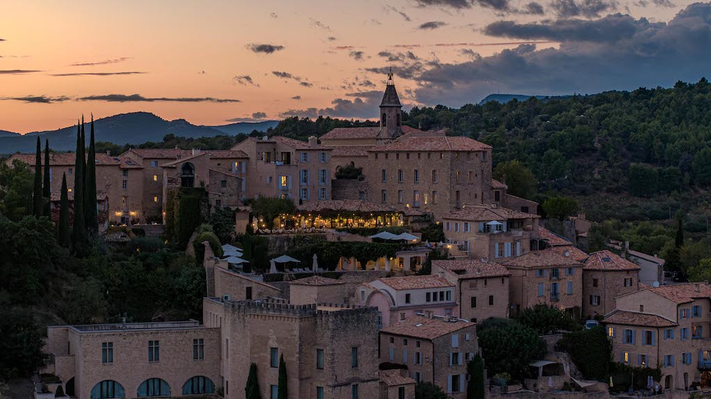Um conto de fadas na Provença: casamentos exclusivos no Hotel Crillon le Brave