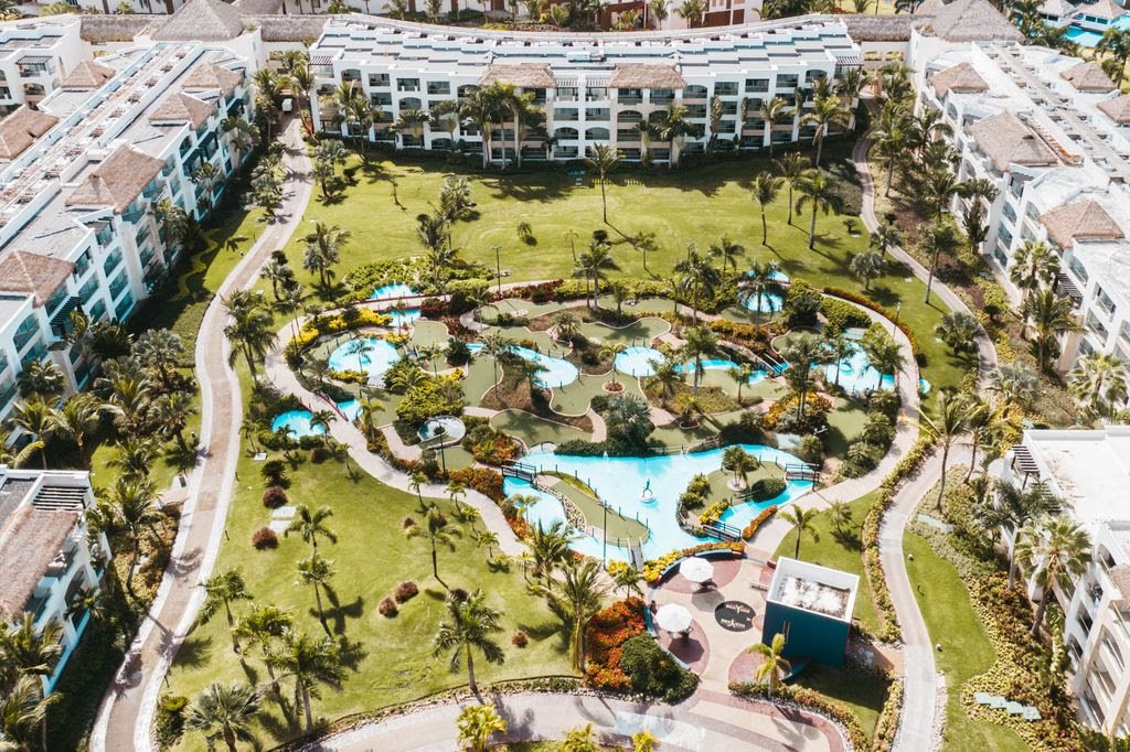 Arajet e AIC Hotel Group fortalecem a conectividade entre Brasil e Caribe por meio de uma nova aliança estratégica