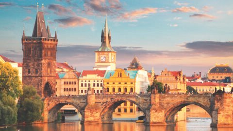 PRAGA, A ARTE DE SE ENCANTAR